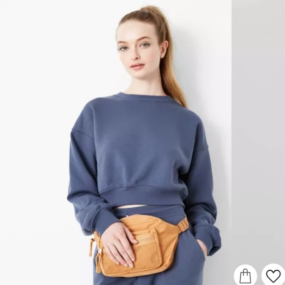 Wild Fable womens cropped sweatshirt xs blue